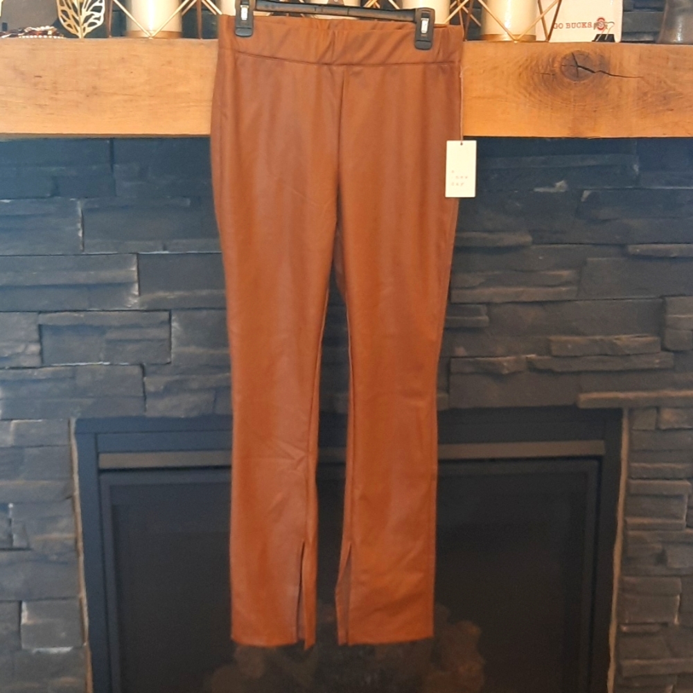A new day carmel faux leather spandex pants size medium nwt